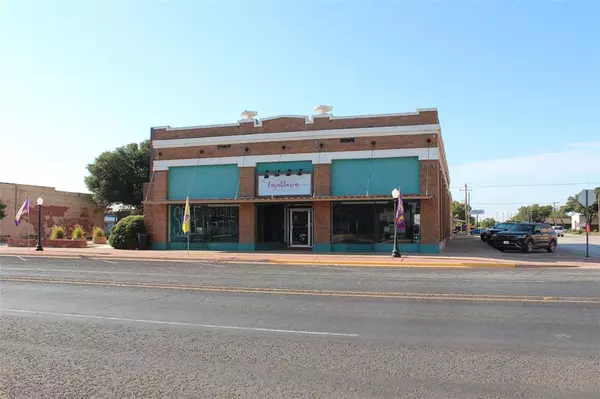 Munday, TX 76371,110 W Main Street