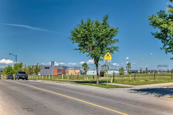 Calgary, AB T3J 5L8,286 Taravista DR Northeast