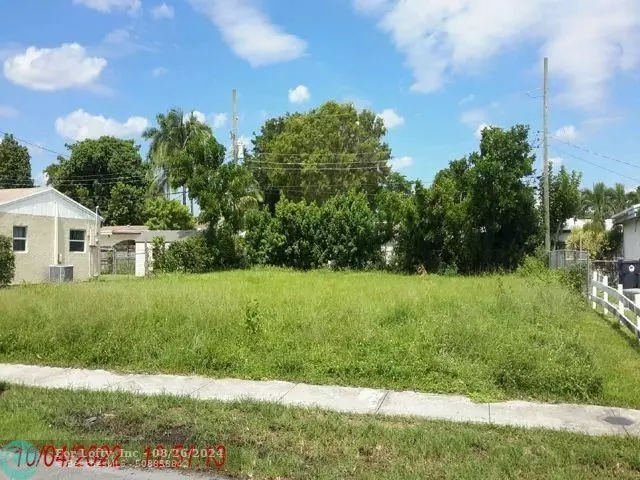 6411 SW 16th Ct, Pompano Beach, FL 33068