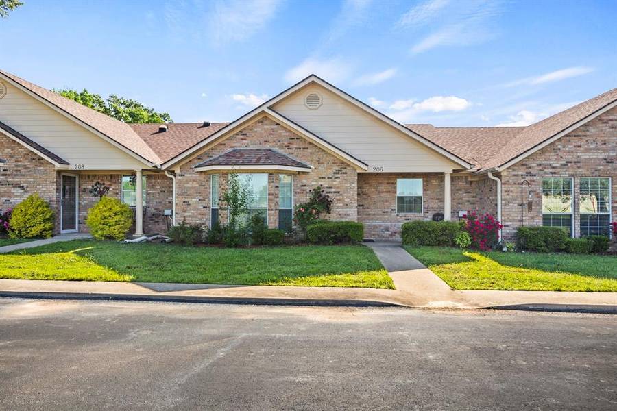 206 Pvt Rd 1311, Mount Pleasant, TX 75455