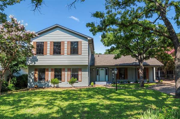 1704 Weiler Boulevard,  Fort Worth,  TX 76112