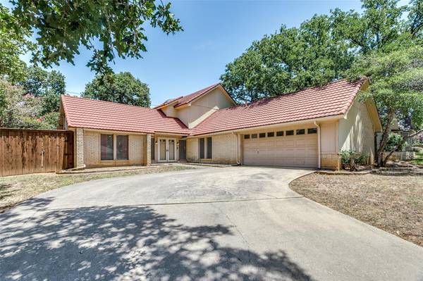 504 Cumberland Drive, Hurst, TX 76054