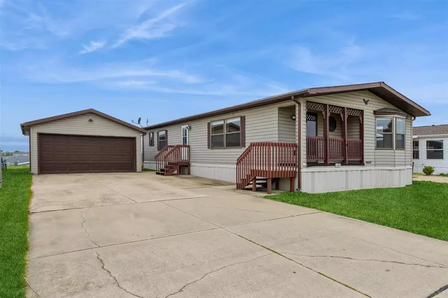 1590 Red Fox Way, Marion, IA 52302