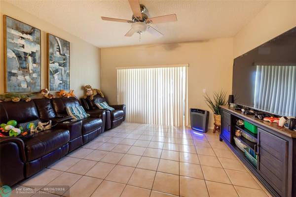 Weston, FL 33326,38 Truman Dr  #38