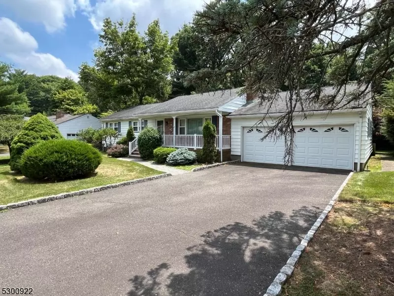 54 Gemeinhardt Pl, North Haledon Boro, NJ 07508