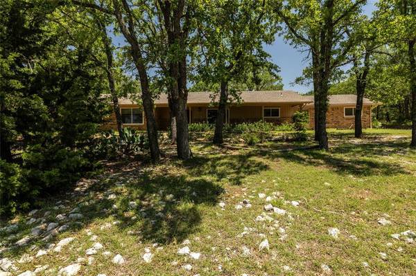 120 Timber Trail, Runaway Bay, TX 76426