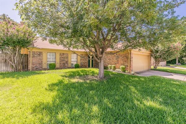 Bedford, TX 76021,3705 Windsong Lane