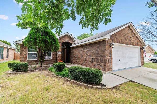 8912 Arcadia Park Drive, Fort Worth, TX 76244