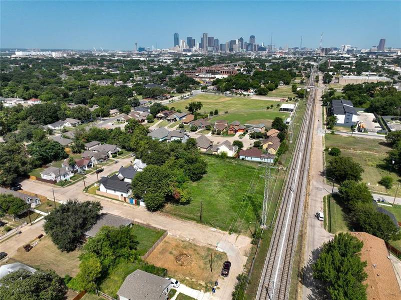 3501 S Trunk Avenue, Dallas, TX 75215