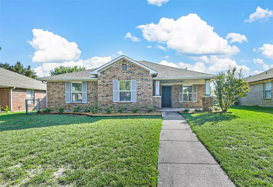 2621 Max Goldblatt Drive, Dallas, TX 75227