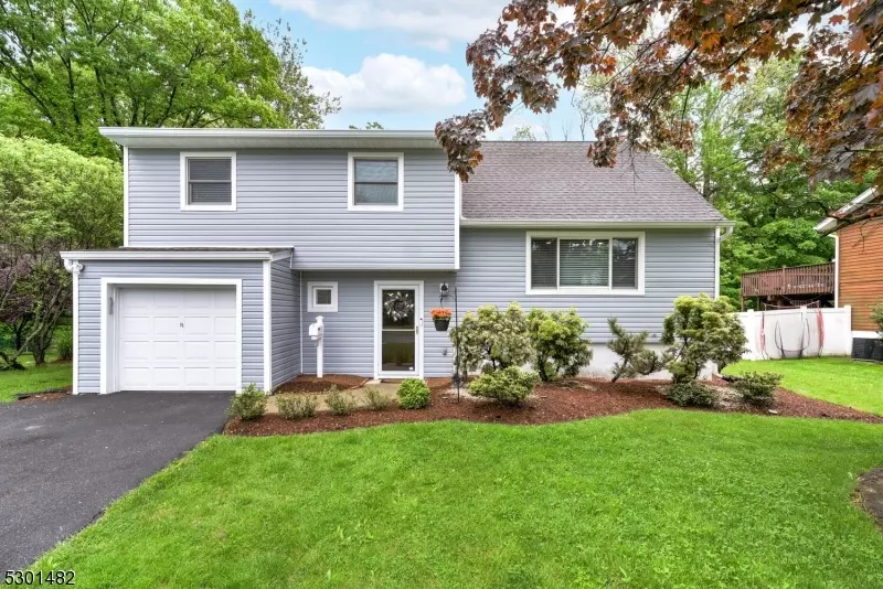 15 Willow Ter, Verona Twp., NJ 07044