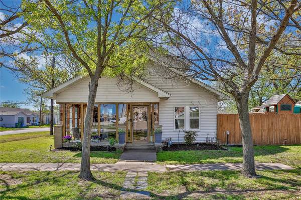 312 Cherry Street,  Sanger,  TX 76266