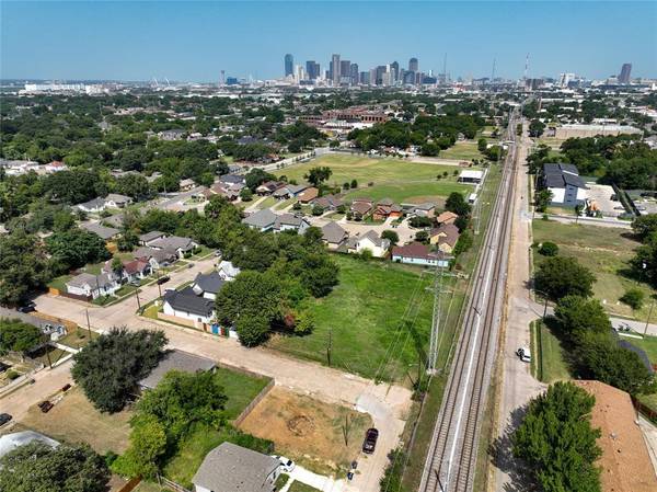 3501 S Trunk Avenue,  Dallas,  TX 75215