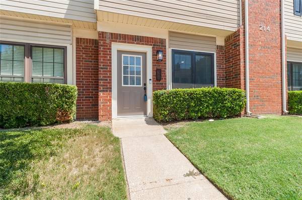 Coppell, TX 75019,214 Samuel Boulevard #3