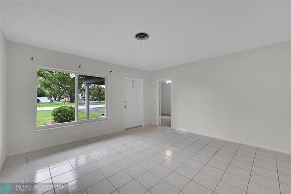 Pompano Beach, FL 33060,251 SW 9th St