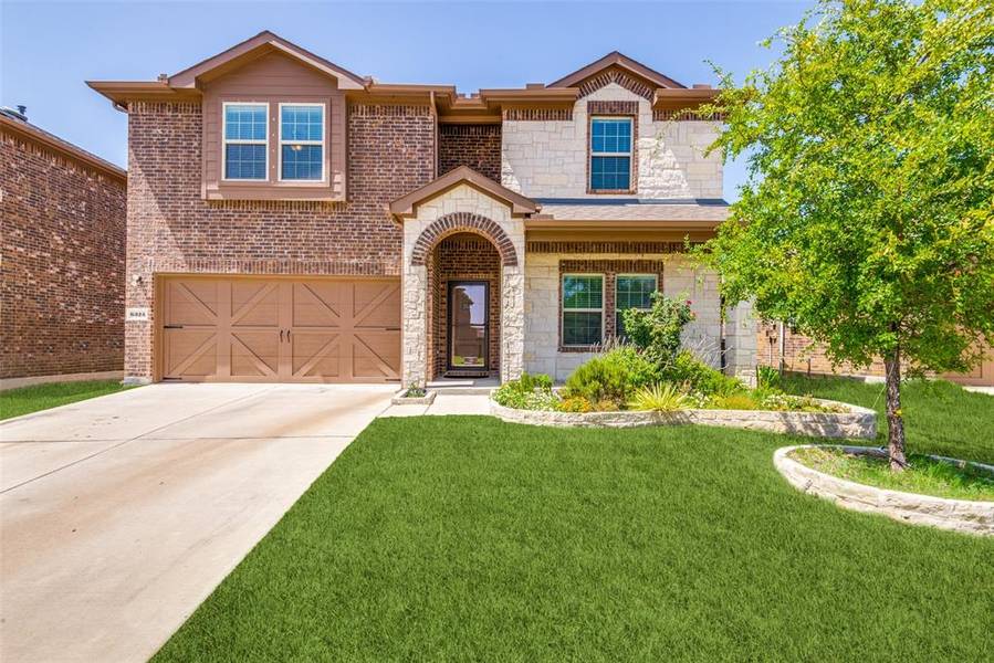 6325 Crownmere Drive, Aubrey, TX 76227