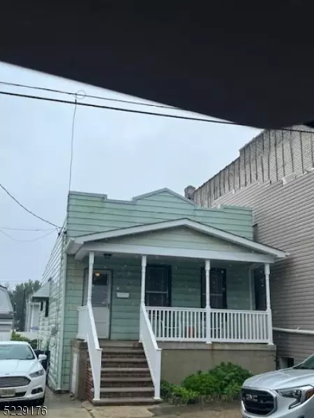 313 Grove St, Perth Amboy City, NJ 08861