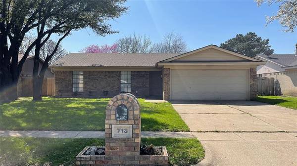 713 Fair Meadows Drive, Saginaw, TX 76179