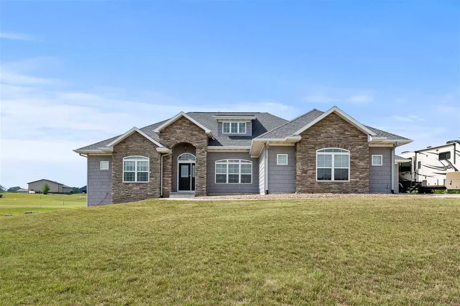 2462 219th Blvd., Washington, IA 52353