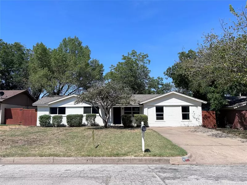 849 Crosby Avenue, White Settlement, TX 76108