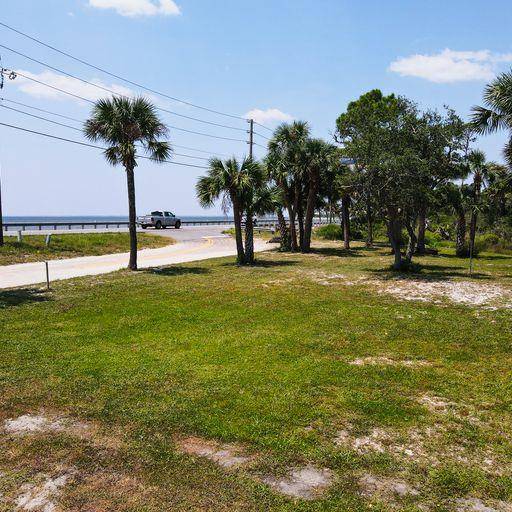 2515 Bayview Dr, Port St. Joe, FL 32456