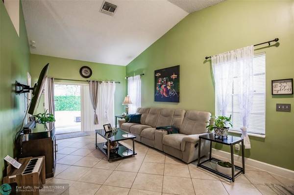 Boynton Beach, FL 33426,4 Erwood Pl