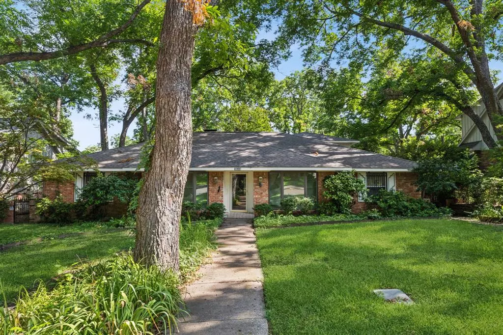 Dallas, TX 75238,9646 Estate Lane