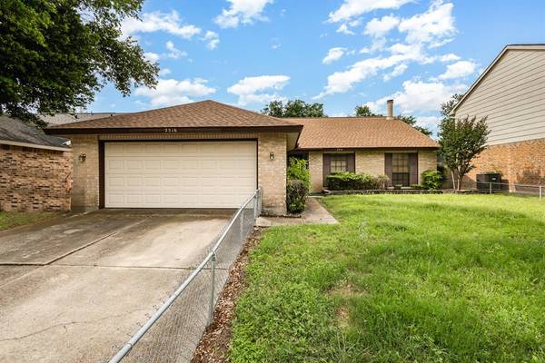 2516 Edinburgh Street, Arlington, TX 76018