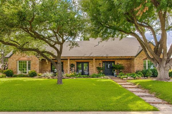 320 Meadowcrest Drive, Richardson, TX 75080