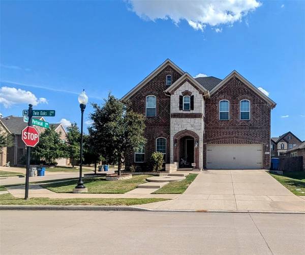 2472 Twin Oaks Drive, Little Elm, TX 75068