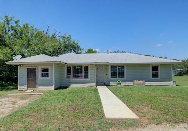 305 Gose Lee Lane, Alvord, TX 76225