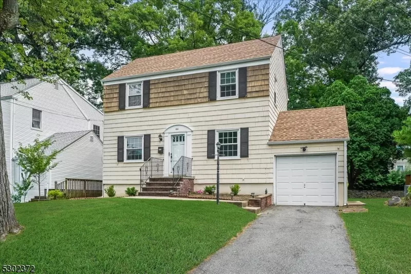 44 Amherst Pl, Livingston Twp., NJ 07039