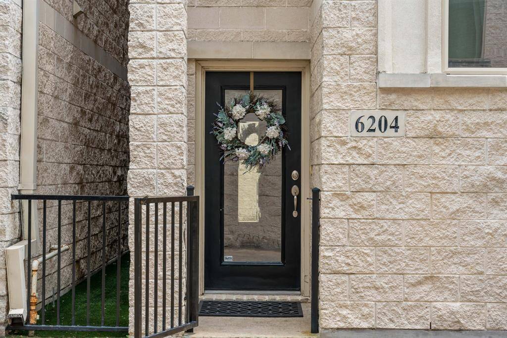 Dallas, TX 75214,6204 Oram Street