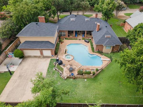 4721 Bobbitt Drive,  Dallas,  TX 75229