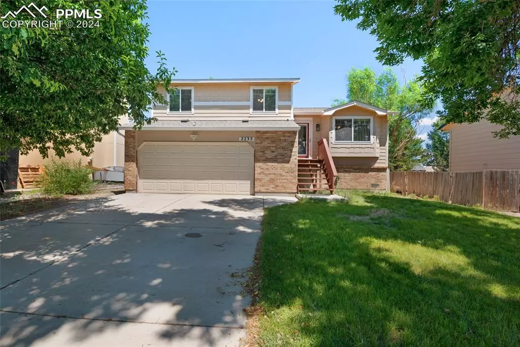 Colorado Springs, CO 80915,2235 Heathercrest DR