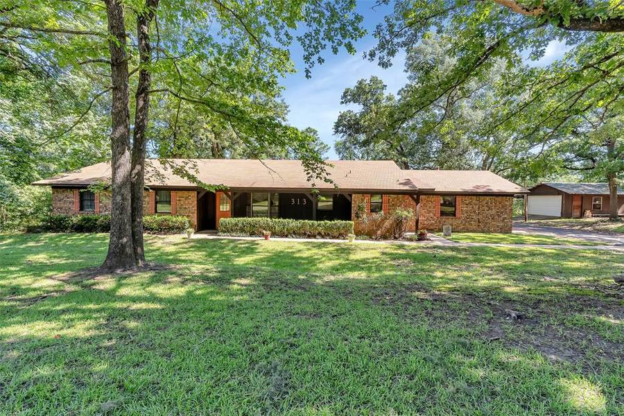 313 E Forrest Hills Road, Lone Star, TX 75668