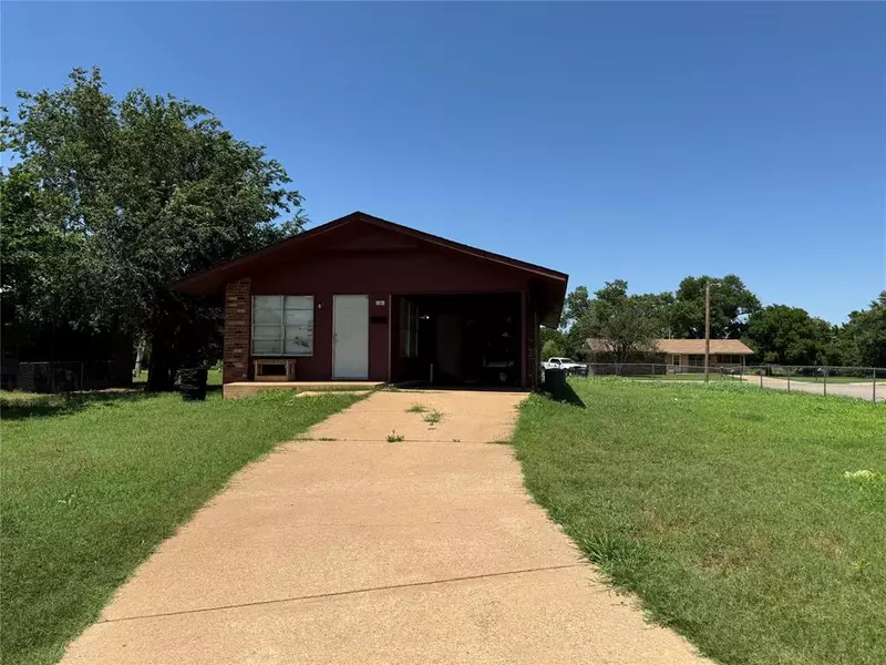 109 Prairie Village Avenue, Anadarko, OK 73005