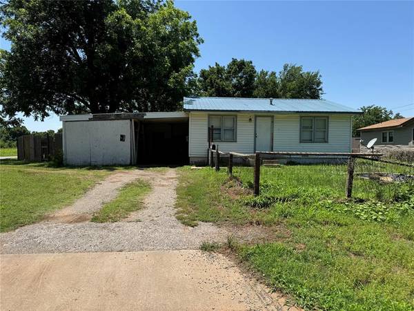 922 S 1st Street, Anadarko, OK 73005