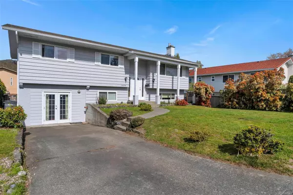 Saanich, BC V8N 5L4,1624 Hybury Pl