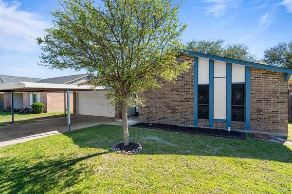 6512 Constitution Drive, Watauga, TX 76148