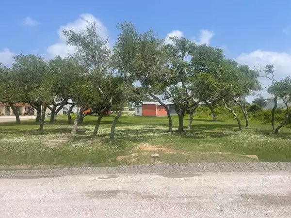 73 Sherwood Dr., Rockport, TX 78382