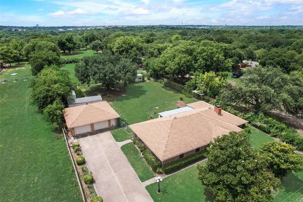 1614 Tenderfoot Lane, Desoto, TX 75115