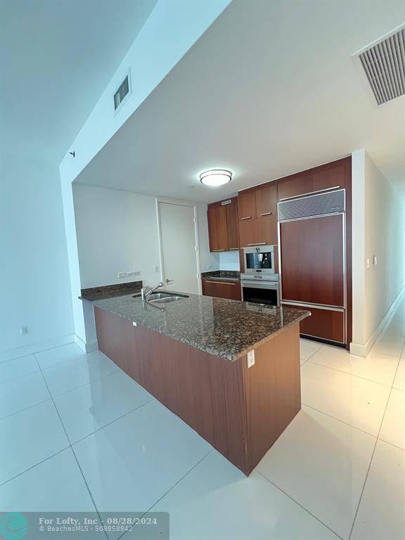 Sunny Isles Beach, FL 33160,16001 Collins Ave  #502