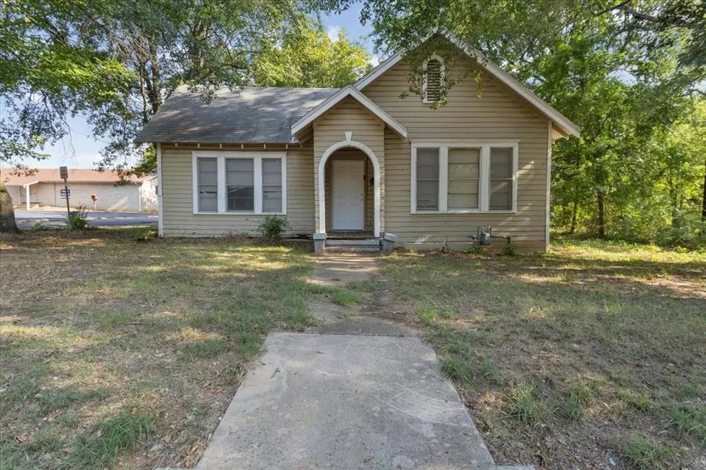 Paris, TX 75460,1358 Bonham Street