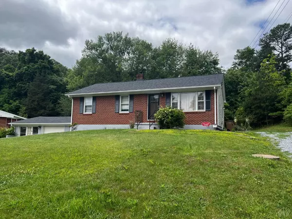 210 Frazier RD, Altavista, VA 24517