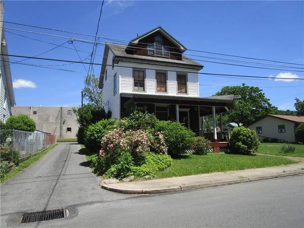 429 South Canal Street, Walnutport Borough, PA 18088