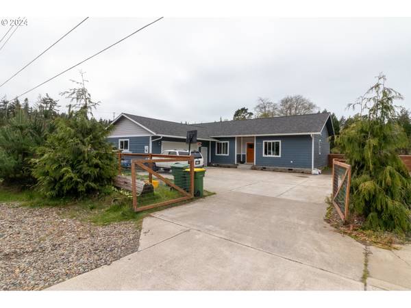 5507 N FORK SIUSLAW RD, Florence, OR 97439