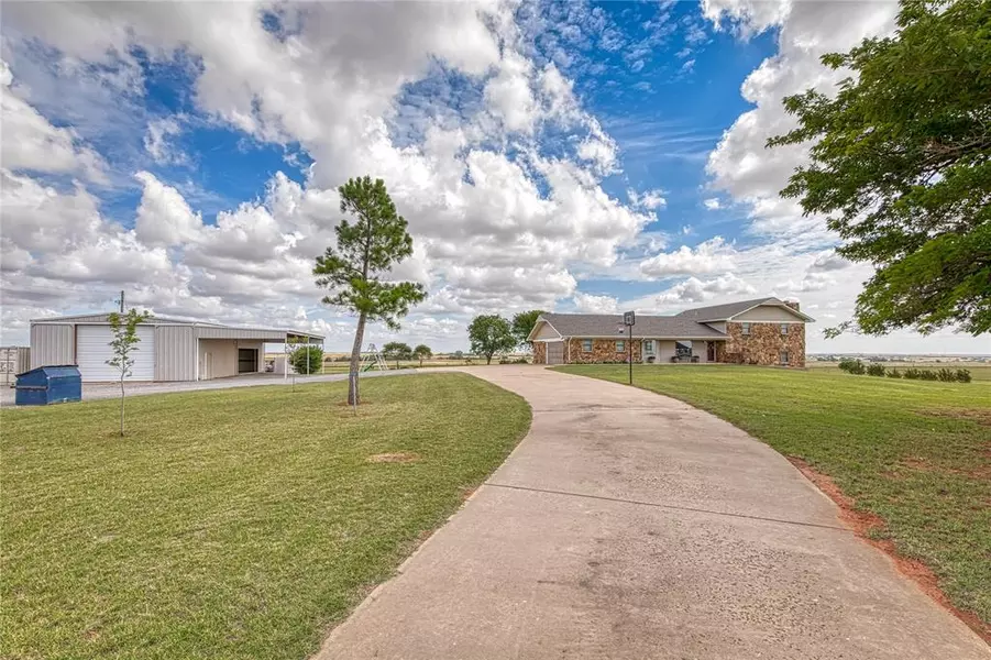 20843 Route 66 N, Canute, OK 73626