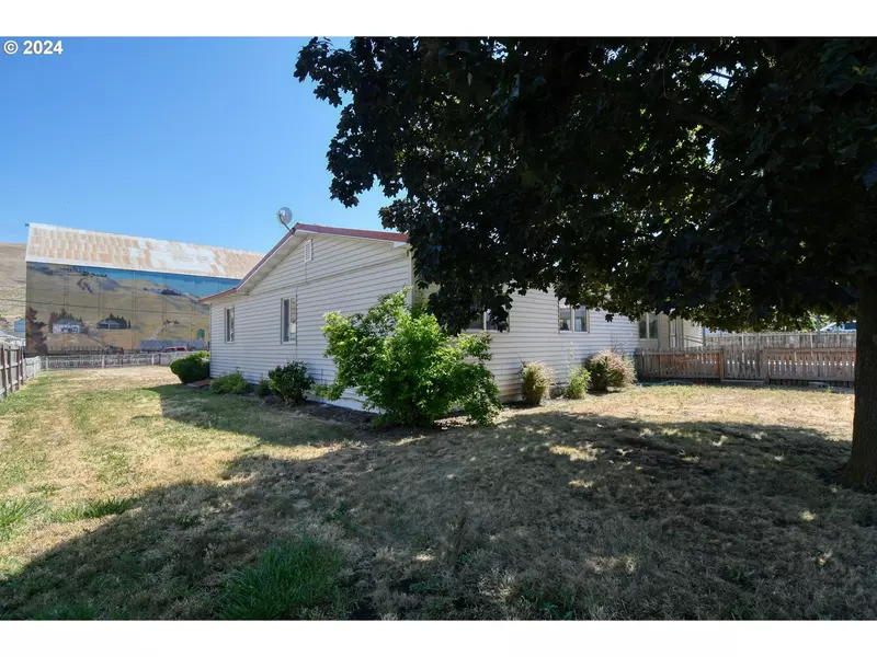 375 W UNION AVE, Heppner, OR 97836