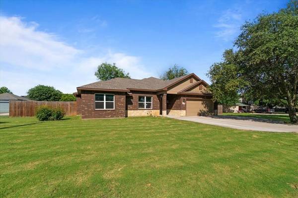 108 Mcanear Street, Cleburne, TX 76033